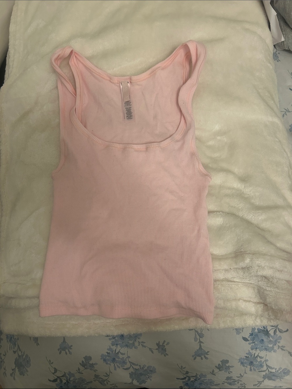 SKIMS Ribbed Scoop Crop Tank - Pale Pink